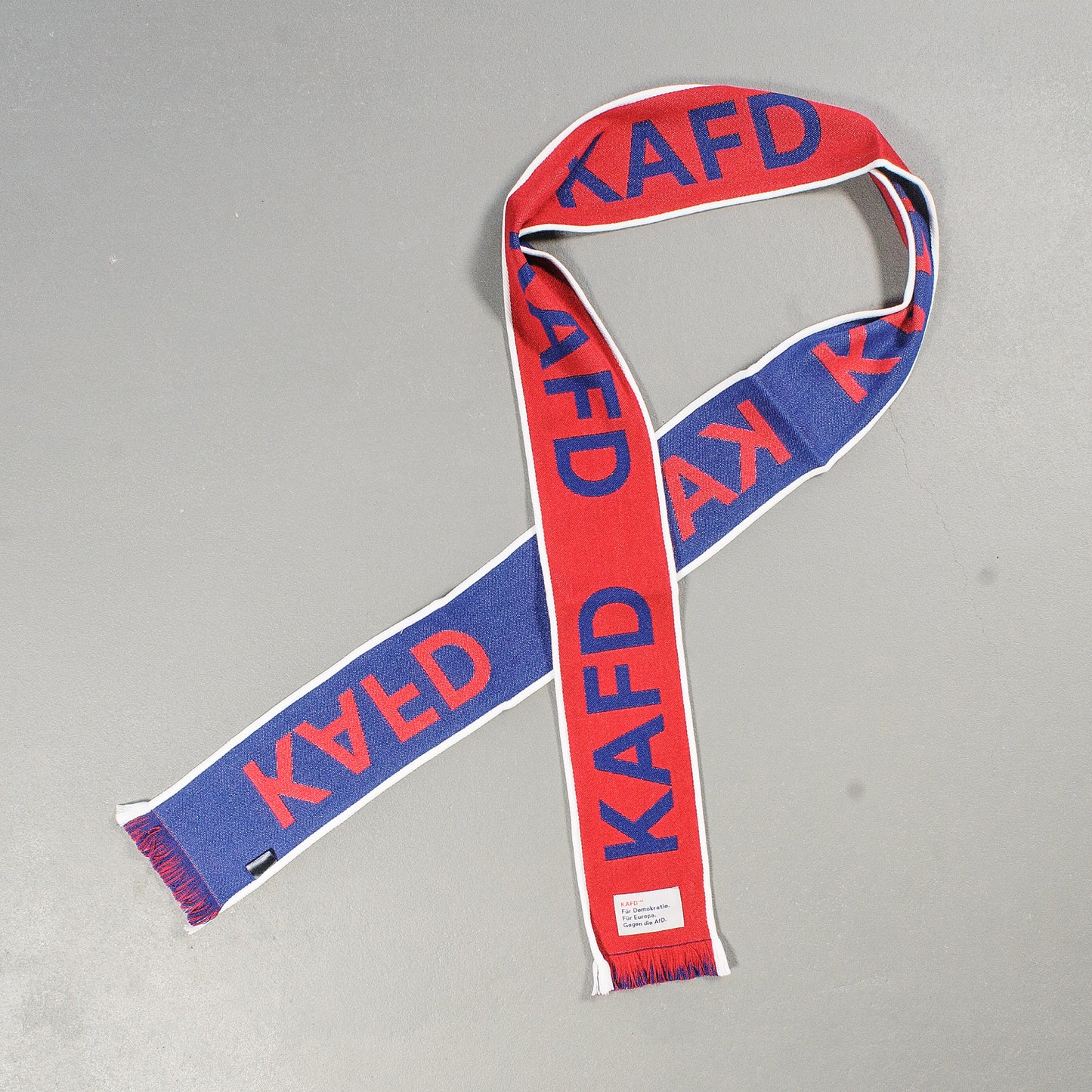 0011 Scarf in red and navy