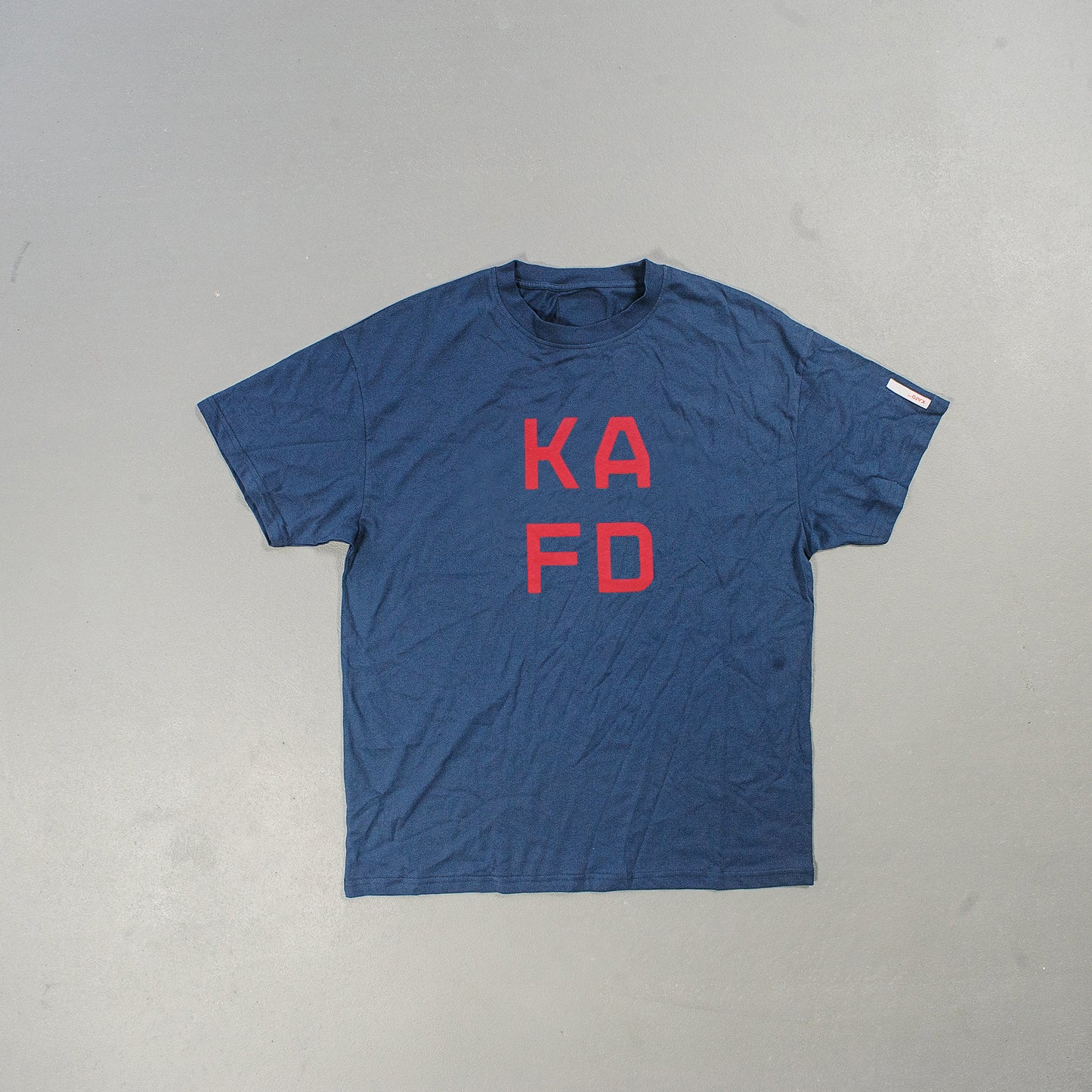 0017 T-Shirt 'KAFD' (navy, print in red)